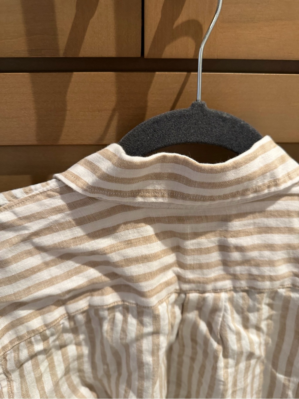 GAP Men's Beige and White Striped Linen Button-Down Shirt - Picture 6 of 6